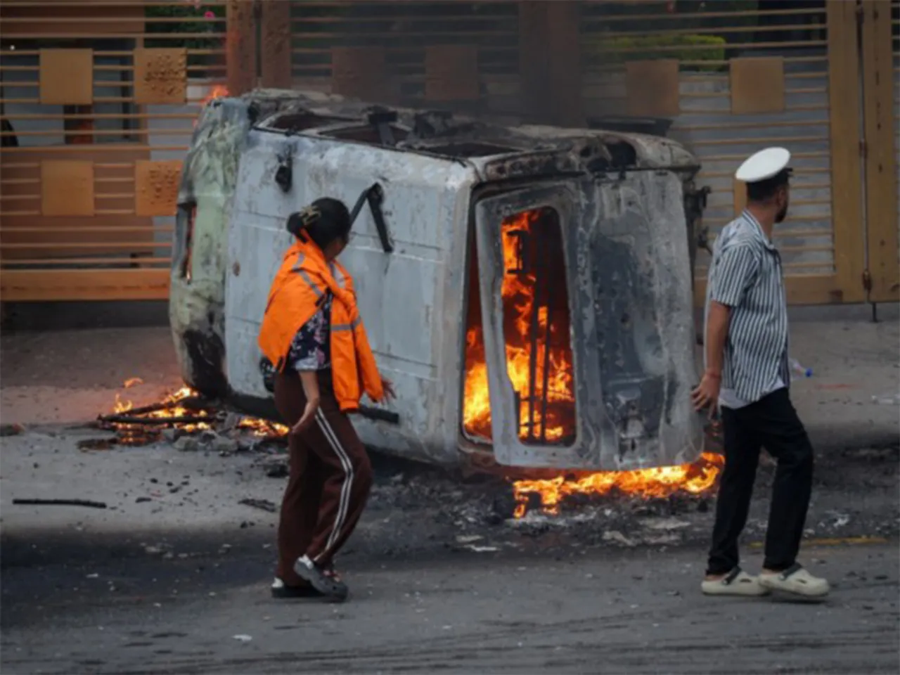 Vehicle buring during Nepal's Gen Z protest (File Photo/Reuters)