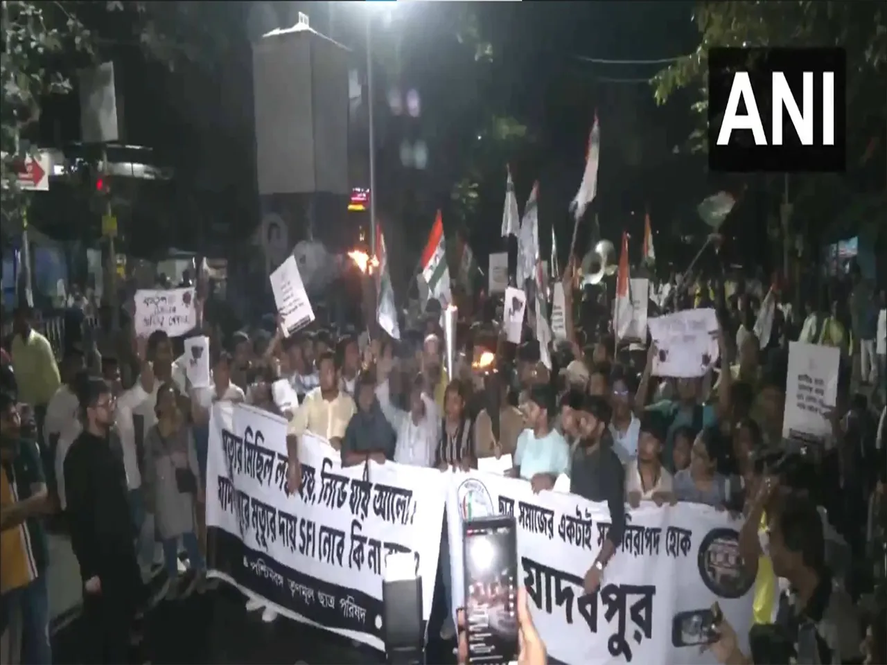 Trinamool Chhatra Parishad protest in Kolkata (Photo: ANI)