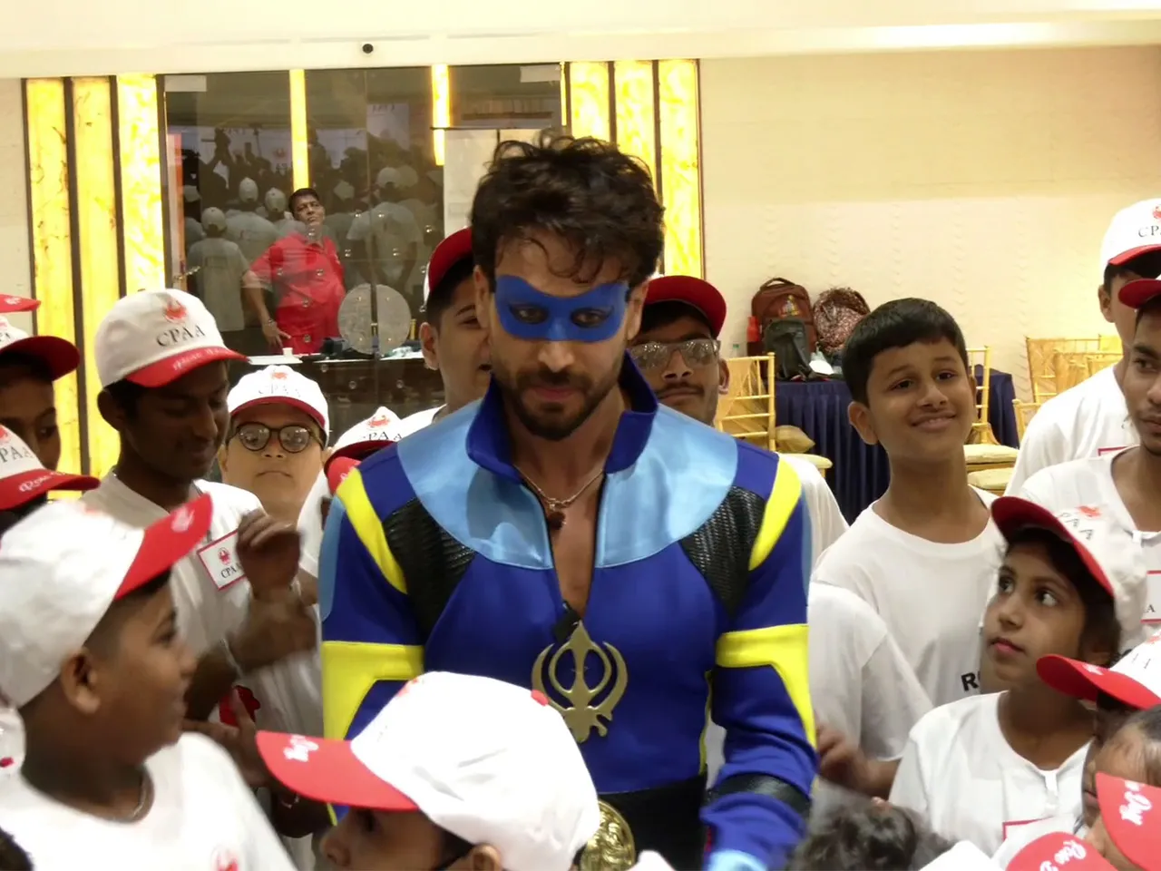 Tiger Shroff's dance workshop with cancer-battling children (Photo: ANI)