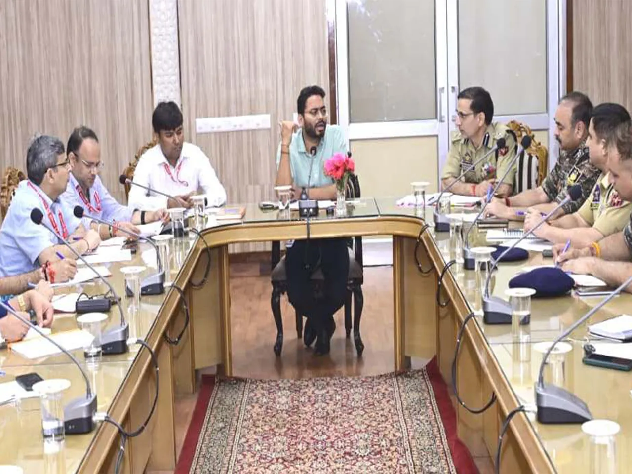 Sachin Kumar Vaishya holding meeting ahead of Shardiya Navratra (Photo/ SMVDSB Katra)