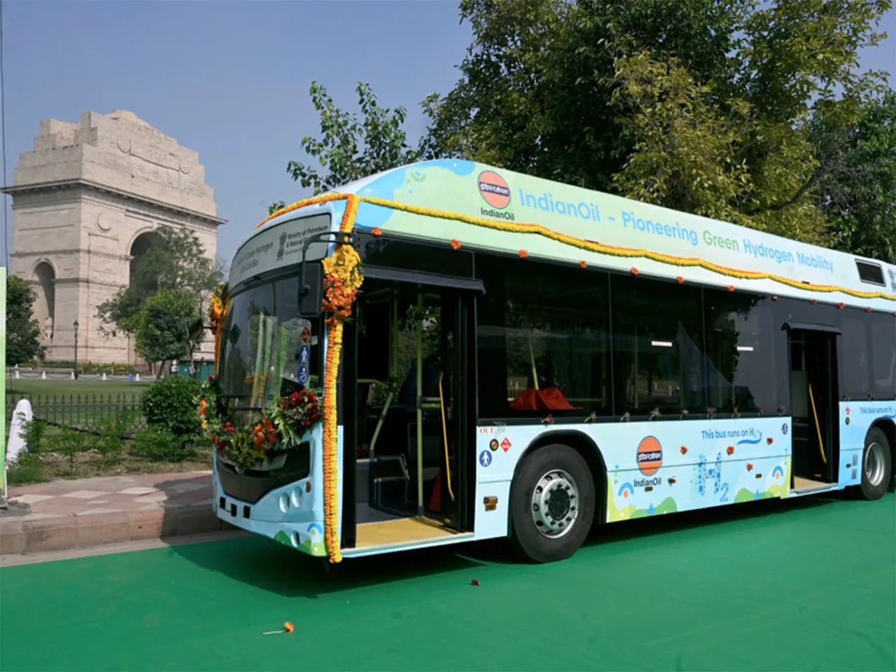 India's 1st Green Hydrogen Fuel Cell Bus (File Photo/ANI)