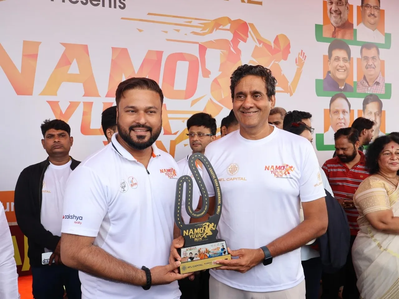 Tajinder Singh Tiwana Leads Historic NaMo Yuva Run on Mumbai’s Coastal Road Promenade to Celebrate PM Modi Ji’s 75th Birthday