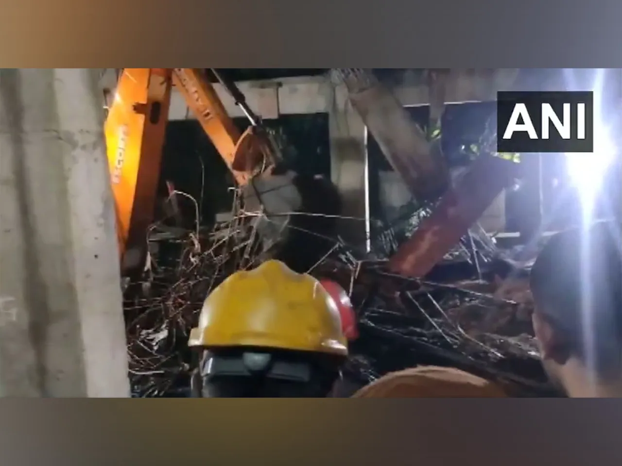 Rescue personnel at work (Photo/ANI)