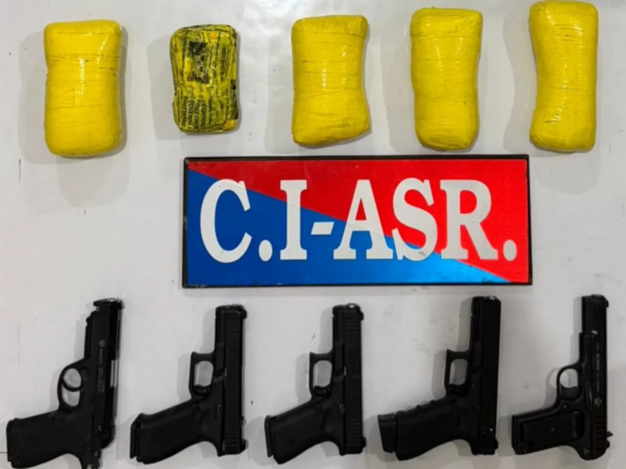 Punjab police recovers 2.5 kgs of heroin, 5 pistols along with magazines (Photo: x/@DGPPunjabPolice)