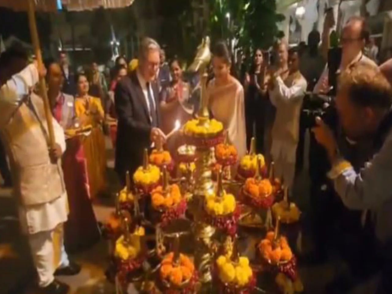 UK Prime Minister Keir Starmer lights diyas in Mumbai, symbolising the cultural ties between India and the United Kingdom ahead of the Diwali festival. (Photo/ANI)