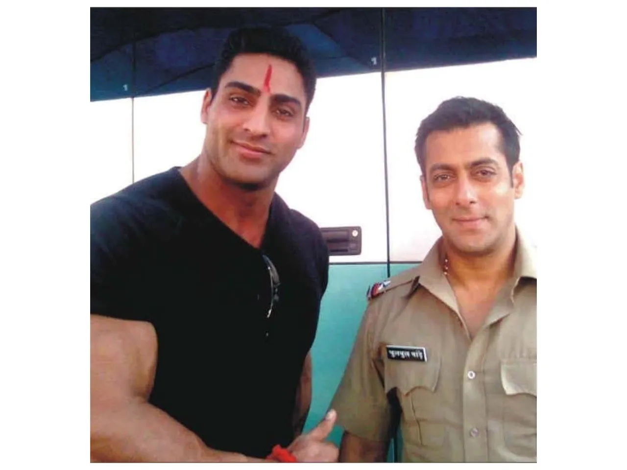 Actor Salman Khan with late bodybuilder Varinder (Image soure: Salman's X account)