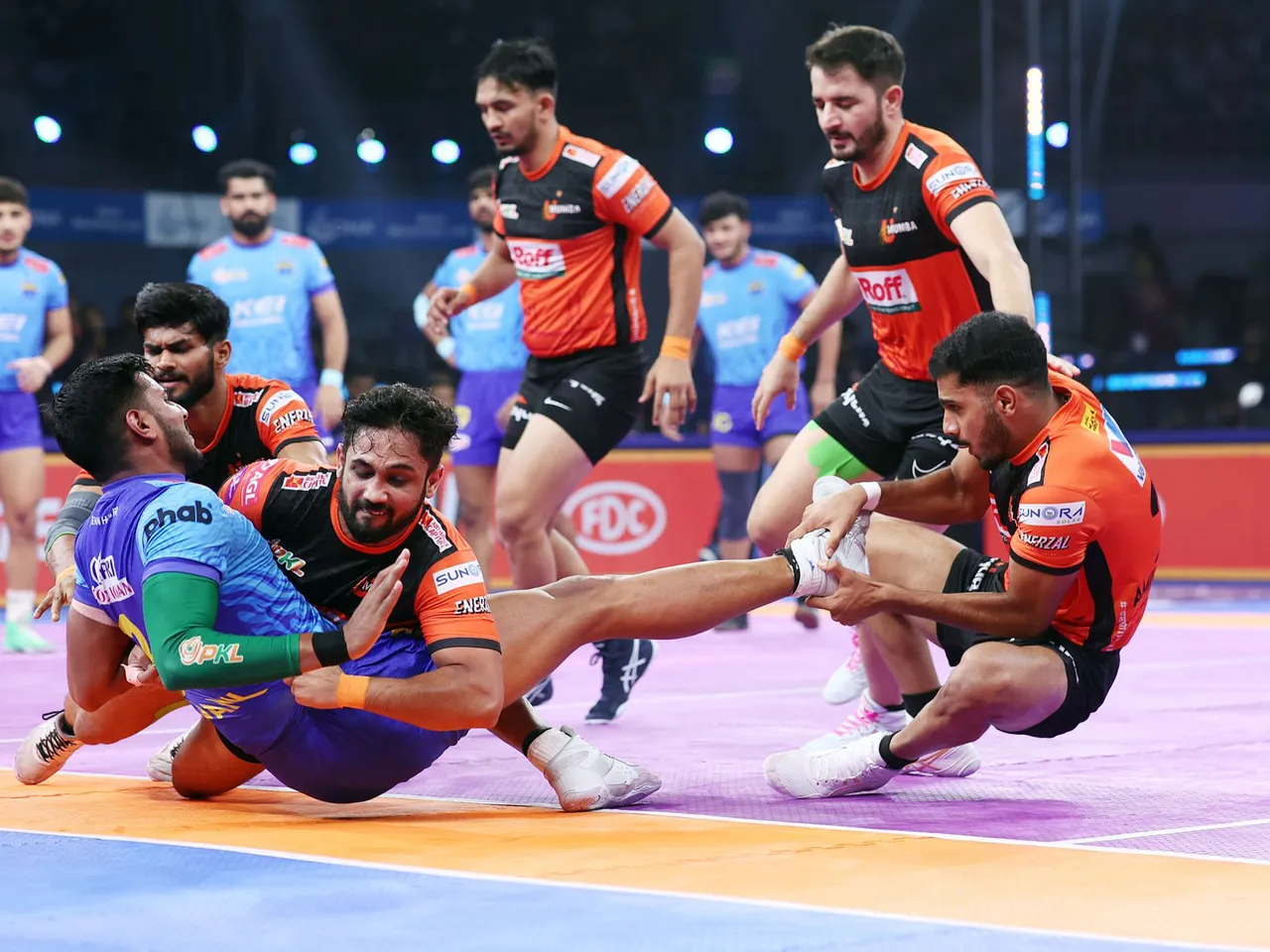 Players in action during the match (Photo: PKL)