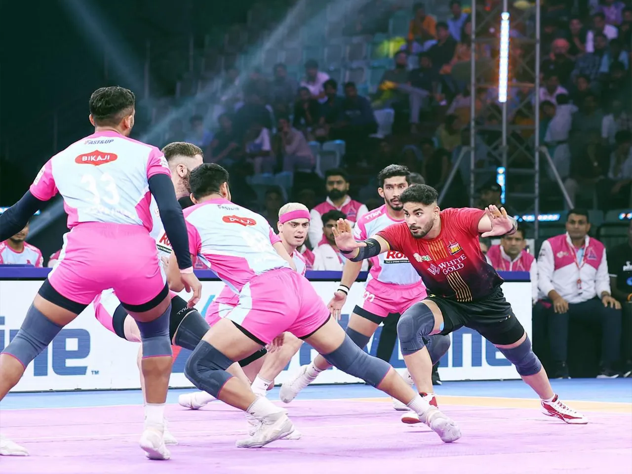Players in action during the match (Photo: PKL)