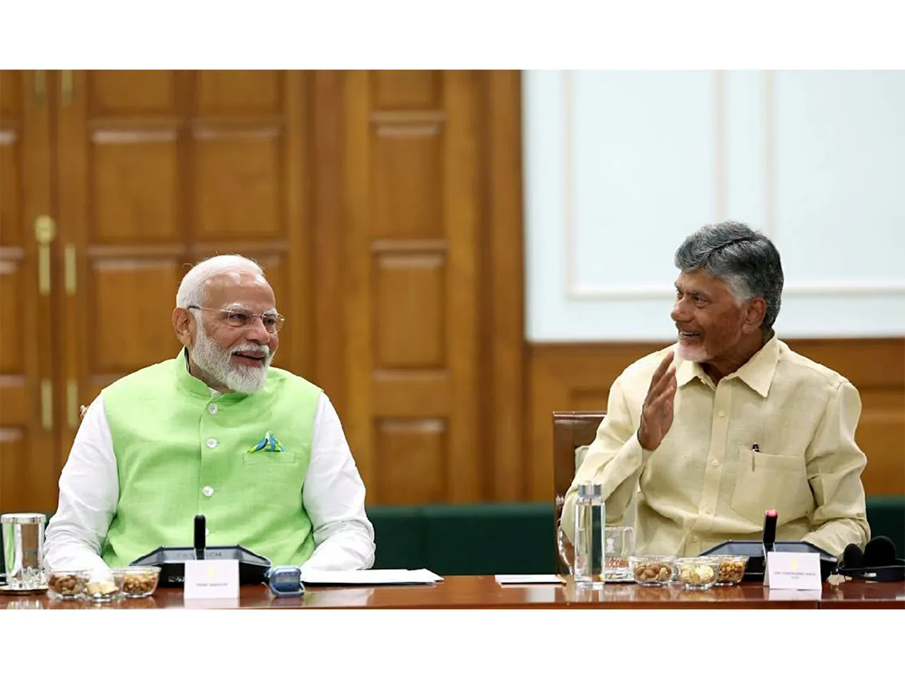 Prime Minister Narendra Modi and Andhra Pradesh CM N Chandrababu Naidu (Photo/ANI)