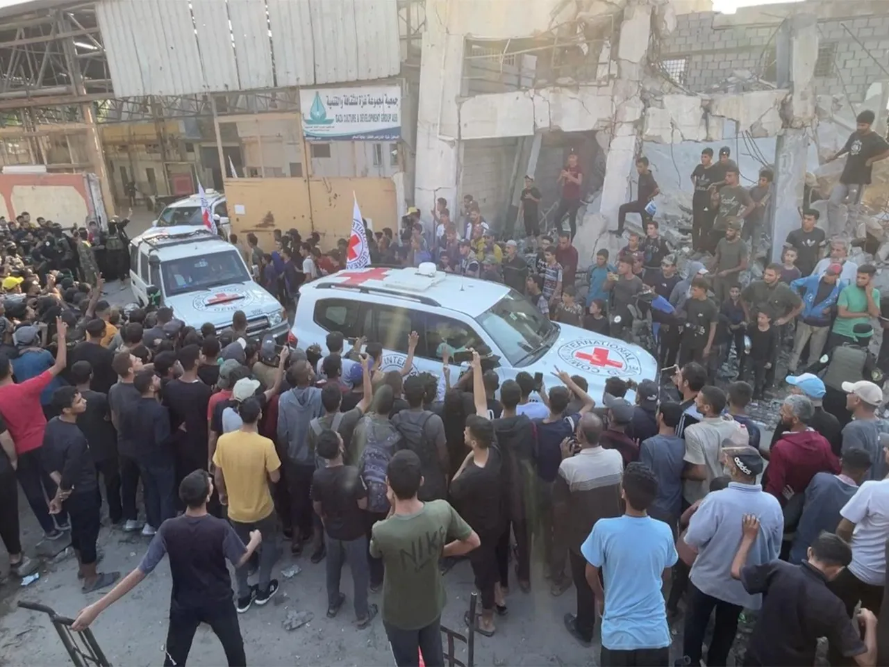 Red Cross vehicle in Gaza (Photo/Reuters)