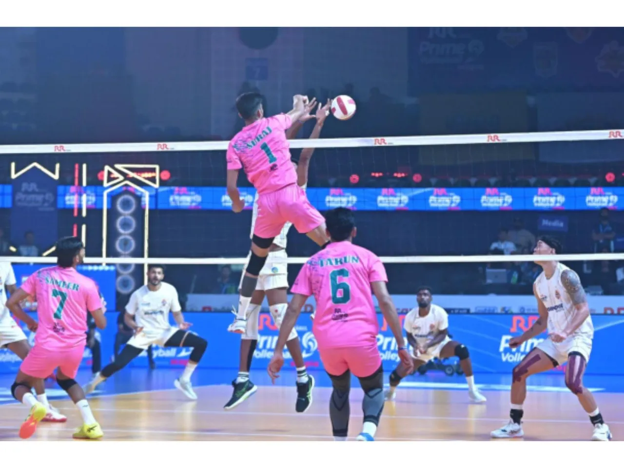 Chennai Blitz Edge Ahmedabad in Five-Set PVL Thriller