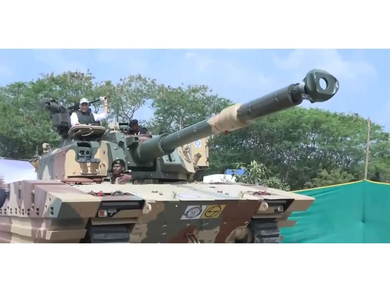 Defence Minister Rajnath Singh attends DRDO’s artillery exhibition in Pune (Photo/ANI)