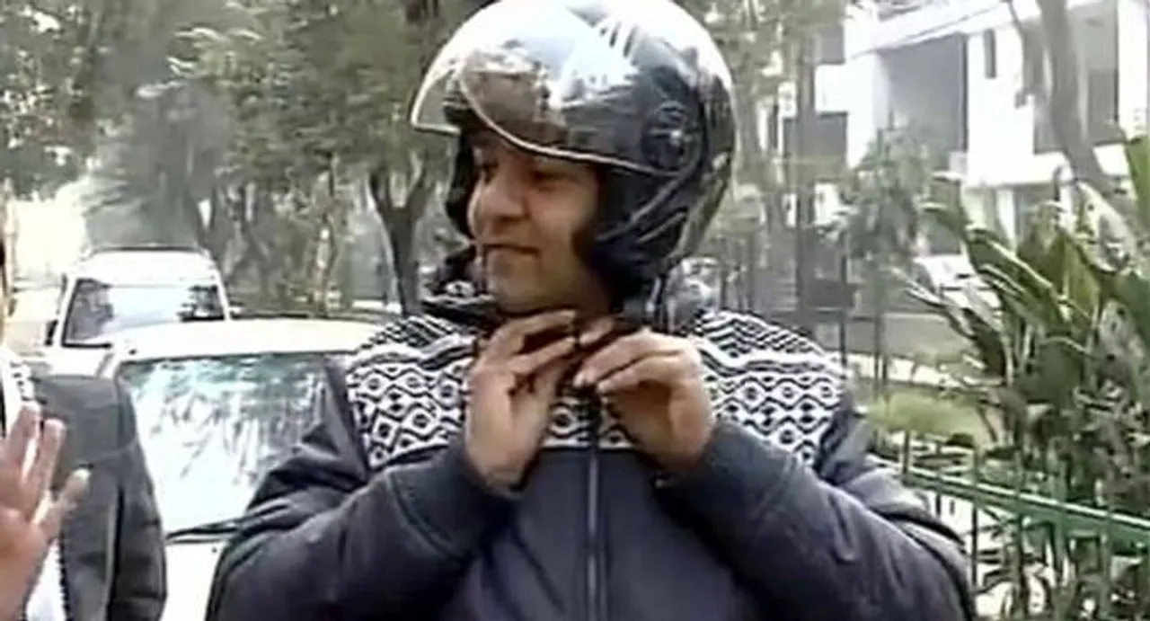 Team Kejriwal take bike, cycle, bus and carpool to work 