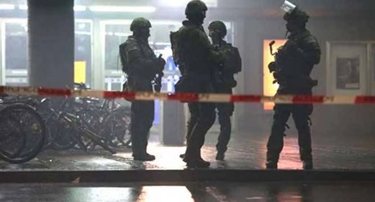 Munich terror threat remains in place, stations open again