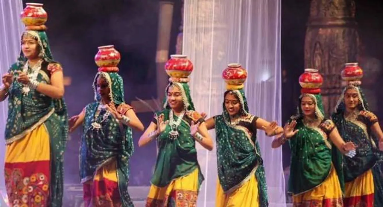 Rann of Kutch beckons with white sands, colourful handicrafts