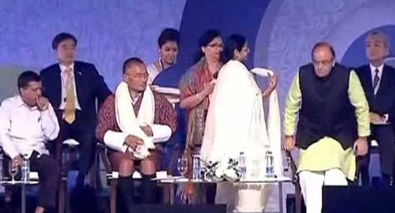 Jaitley and Kejriwal share stage at Bengal Business summit