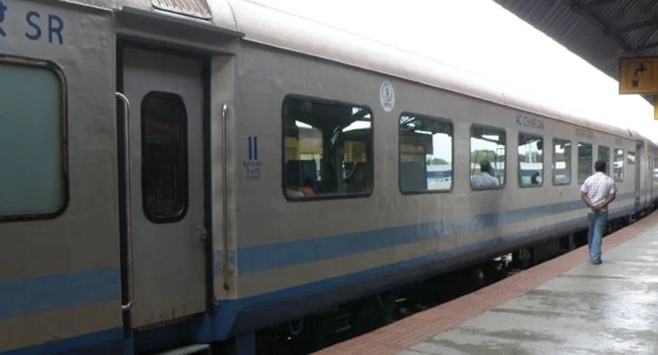 Mughalsarai: Wheel of Punjab Mailâ€™s AC coach catches fire; panic among passengers 