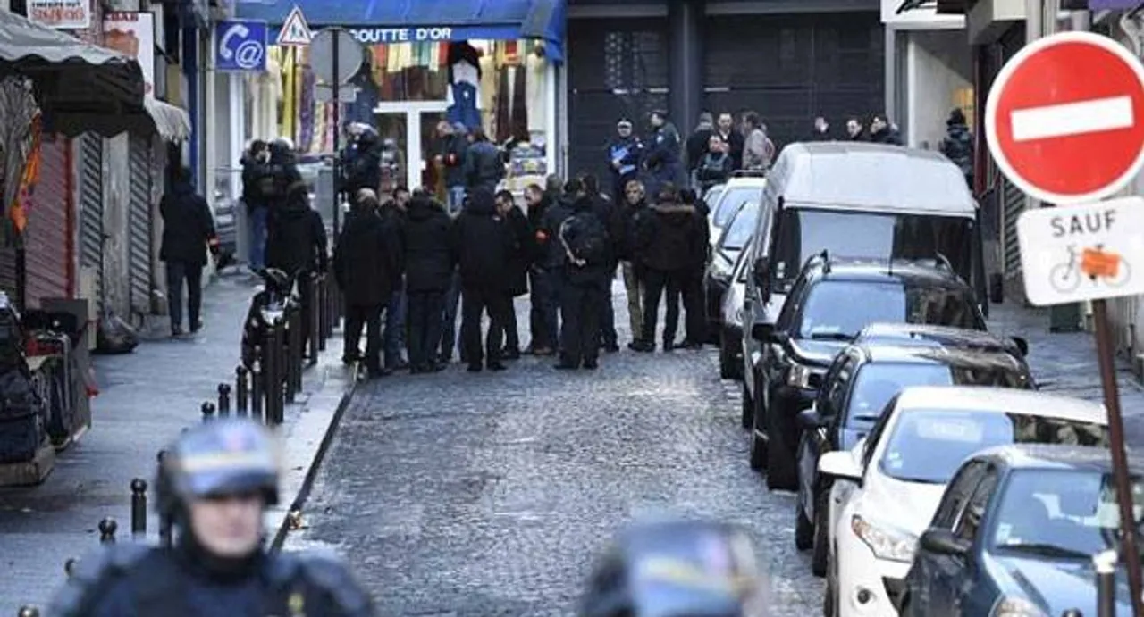 'Paris police attacker lived in German refugee shelter'