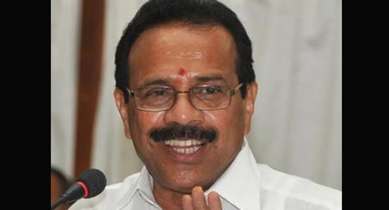 Gowda urges Jaitley to help speed up procurement of new EVMs