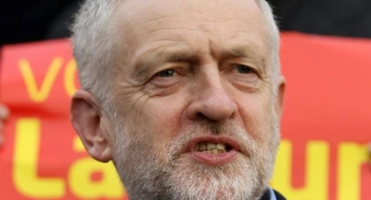 UK's Cameron taunted after opposition Twitter feed hacked