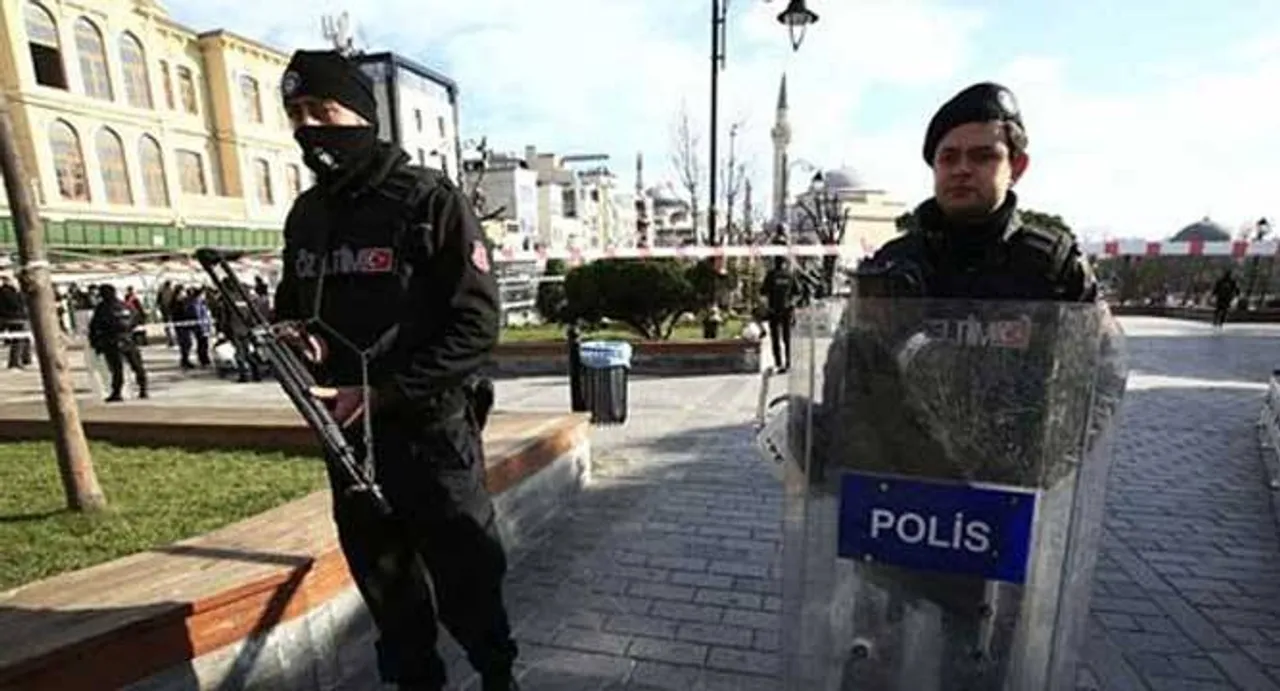10 killed, 15 wounded in Istanbul blast: Local authorities