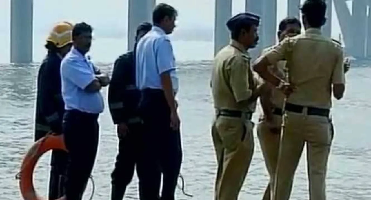 Mumbai Police to identify 'no selfie zones' after Bandra incident