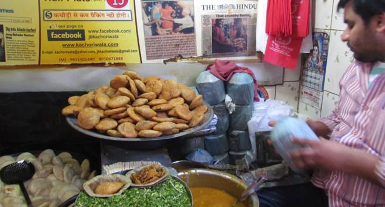 Luxury tax effect: Samosa, Kachouri, Bhujia dearer in Bihar 