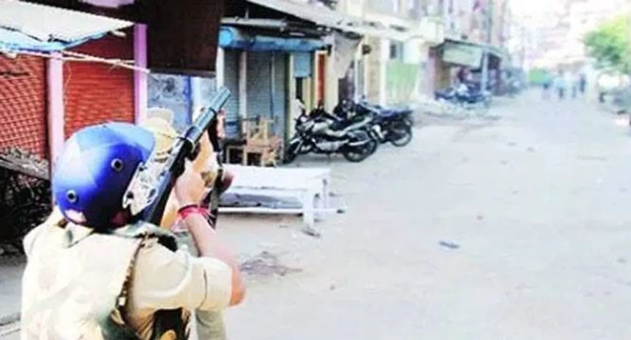 27 held for communal clashes in Fatehpur