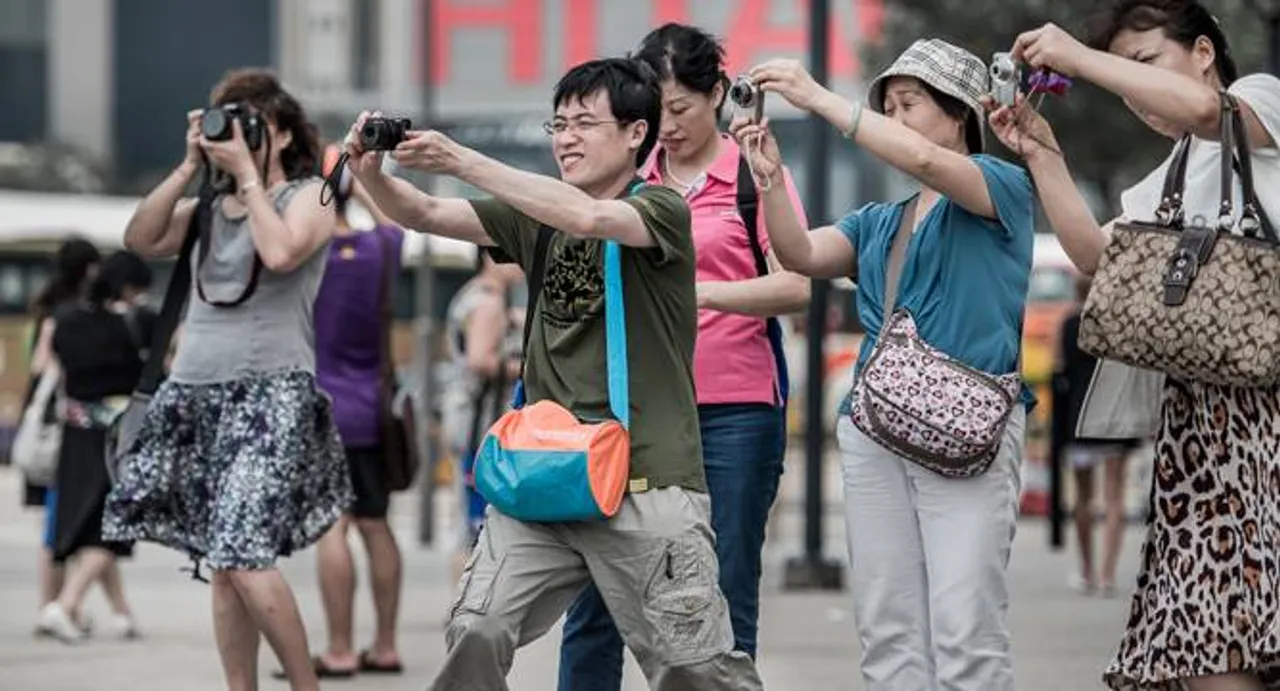 Chinese prefer Pak,want to move away India as neighbour:Survey