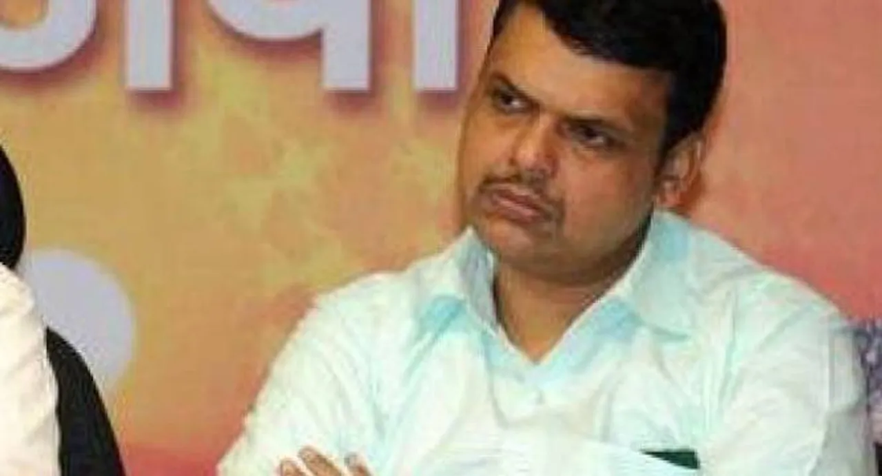 Shiv Sena trains guns on Devendra Fadnavis