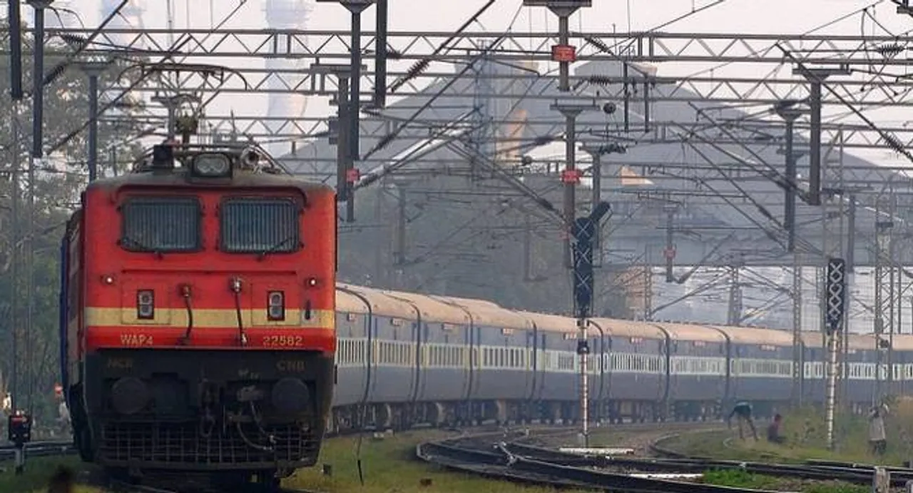 Moderate to dense fog disrupted rail services; Rajdhani, Shatabdi delayed