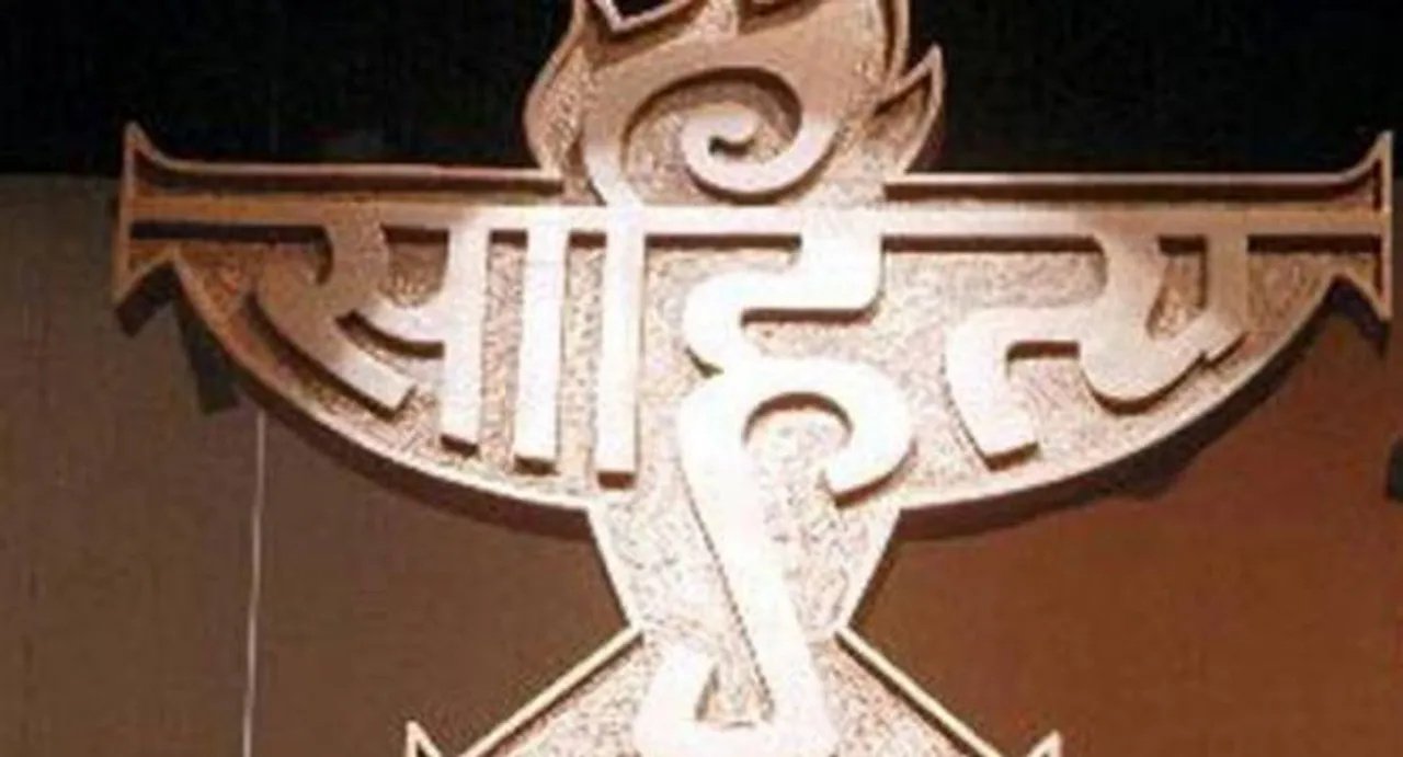 Intolerant India turns tolerant? Writers agree to take back awards