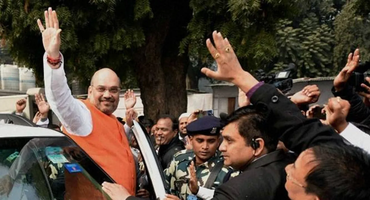 Shah meets Advani to seek his â€œblessingsâ€