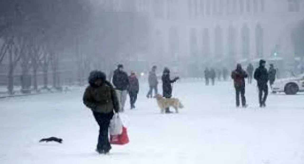 US East Coast paralysed by monster snowstorm, 16 reported dead