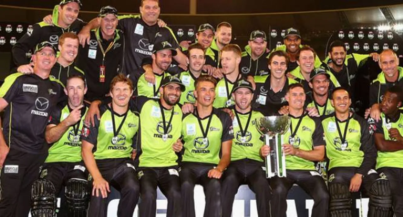 Michael Hussey gets perfect send-off as Thunder win BBL