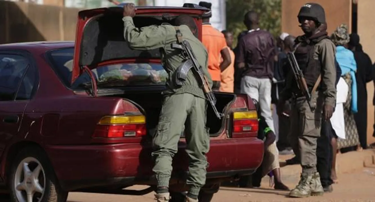 Burkina Faso: 10 soldiers arrested over armoury raid