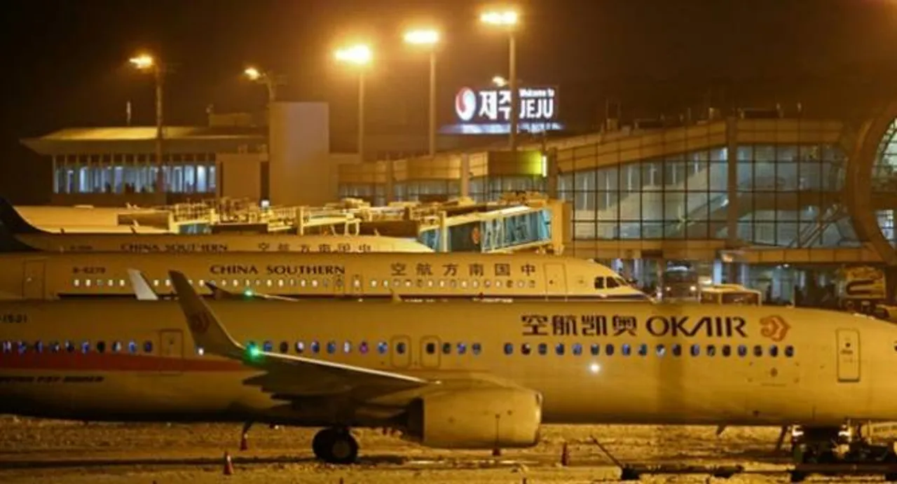 All night flights relieve thousands stranded on S Korea island