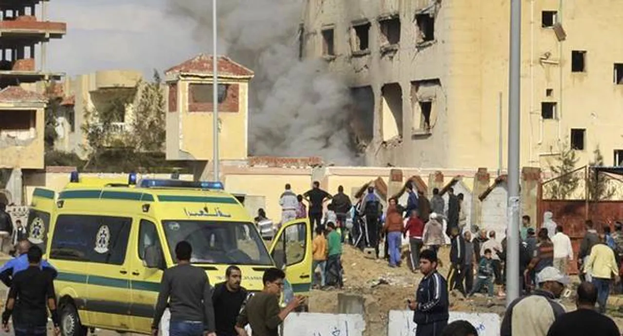 Blast in Egypt kills 4, injures 12