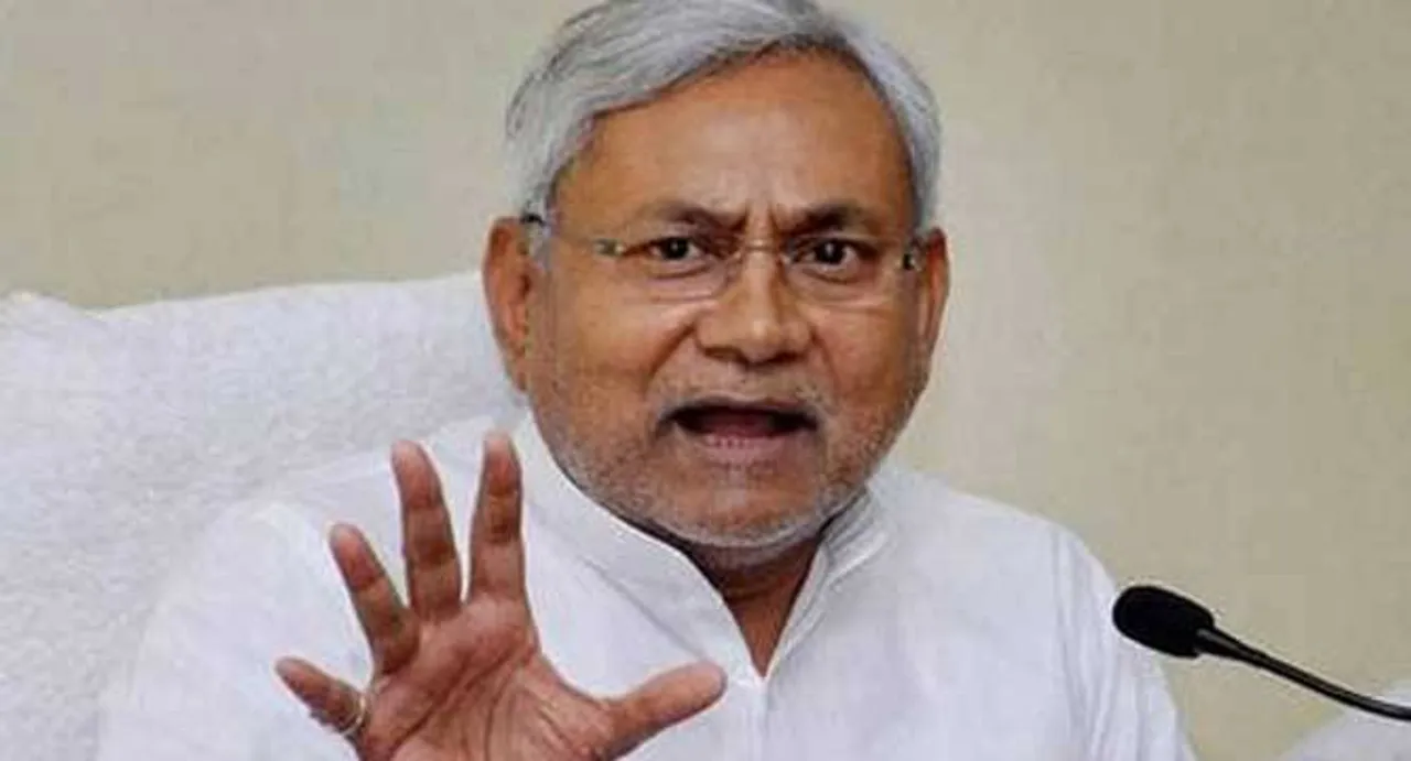 Man hurls shoe at Bihar CM Nitish Kumar, arrested