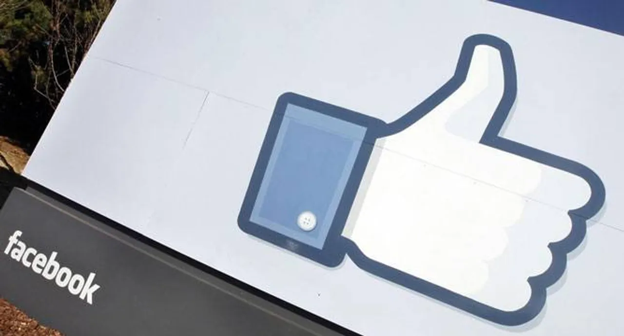 Facebook posts strong 4Q as company closes gap with Google