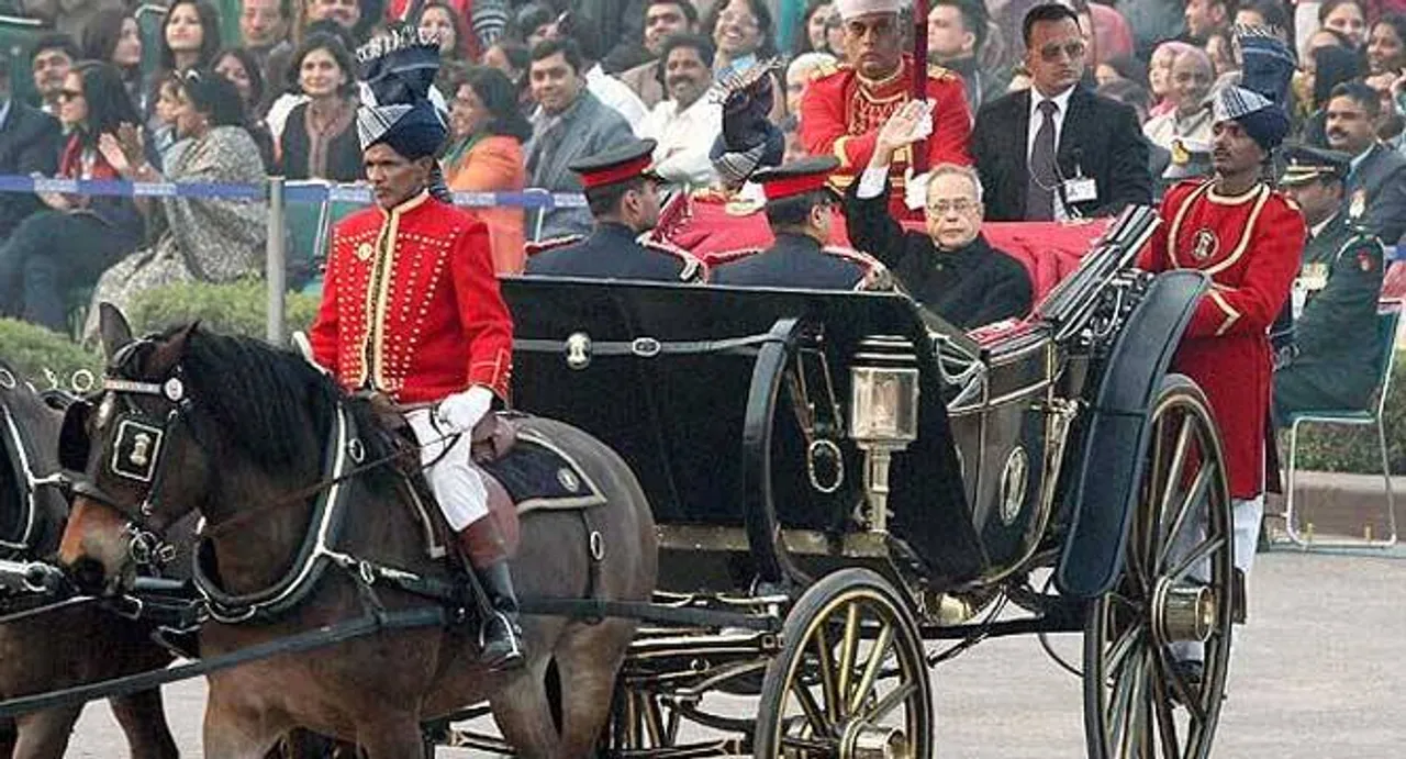 For Beating the Retreat, President brings back the buggy