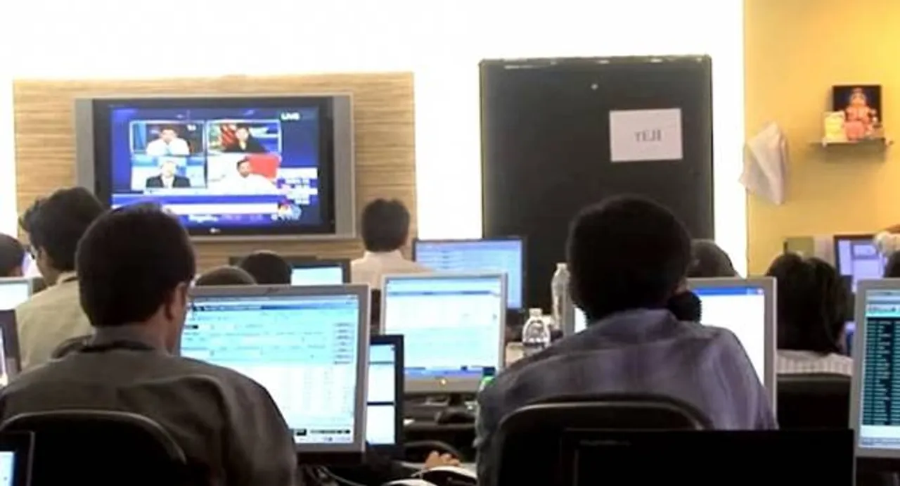 Sensex snaps 3-week losing streak, bounces back by 435 points