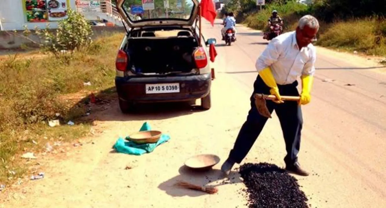 The 'pothole filling' man of India!