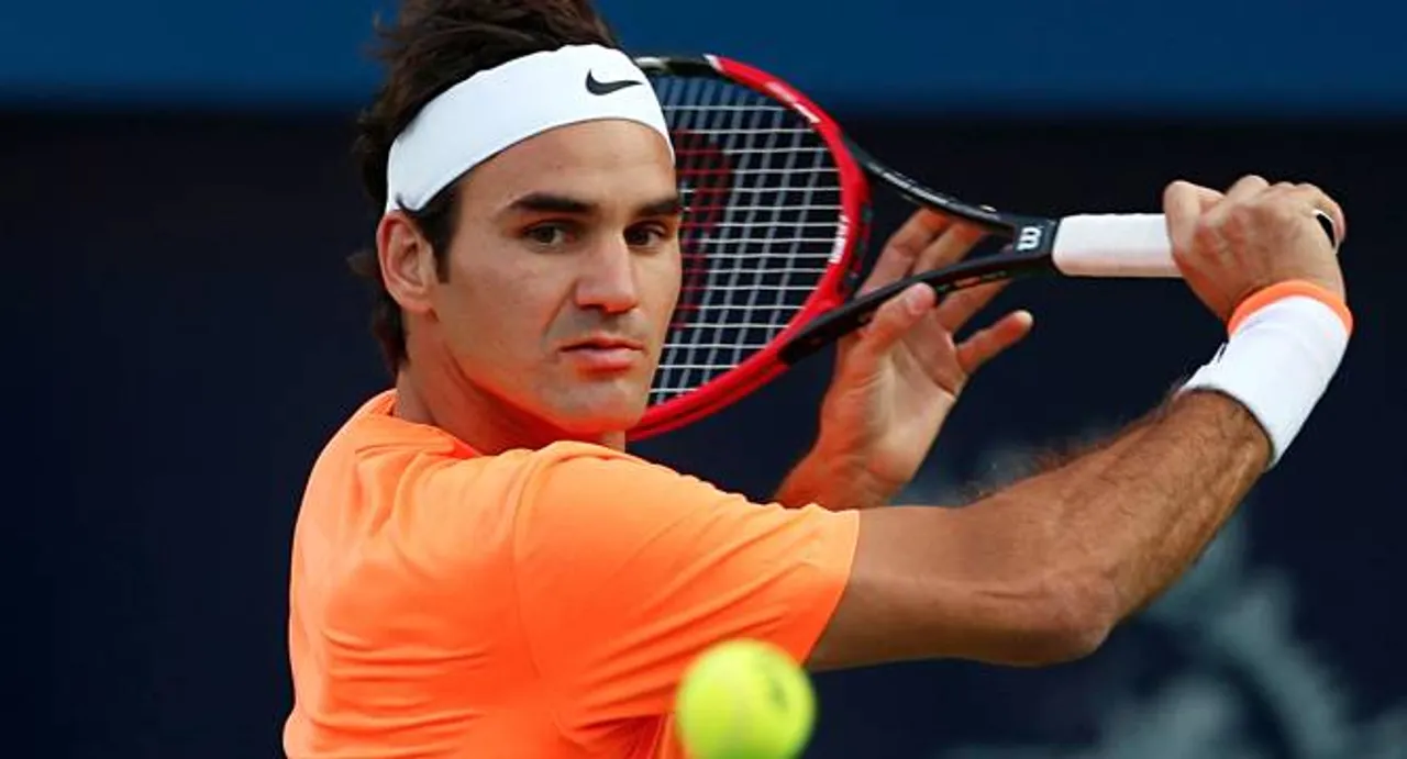 Federer out for month after knee surgery