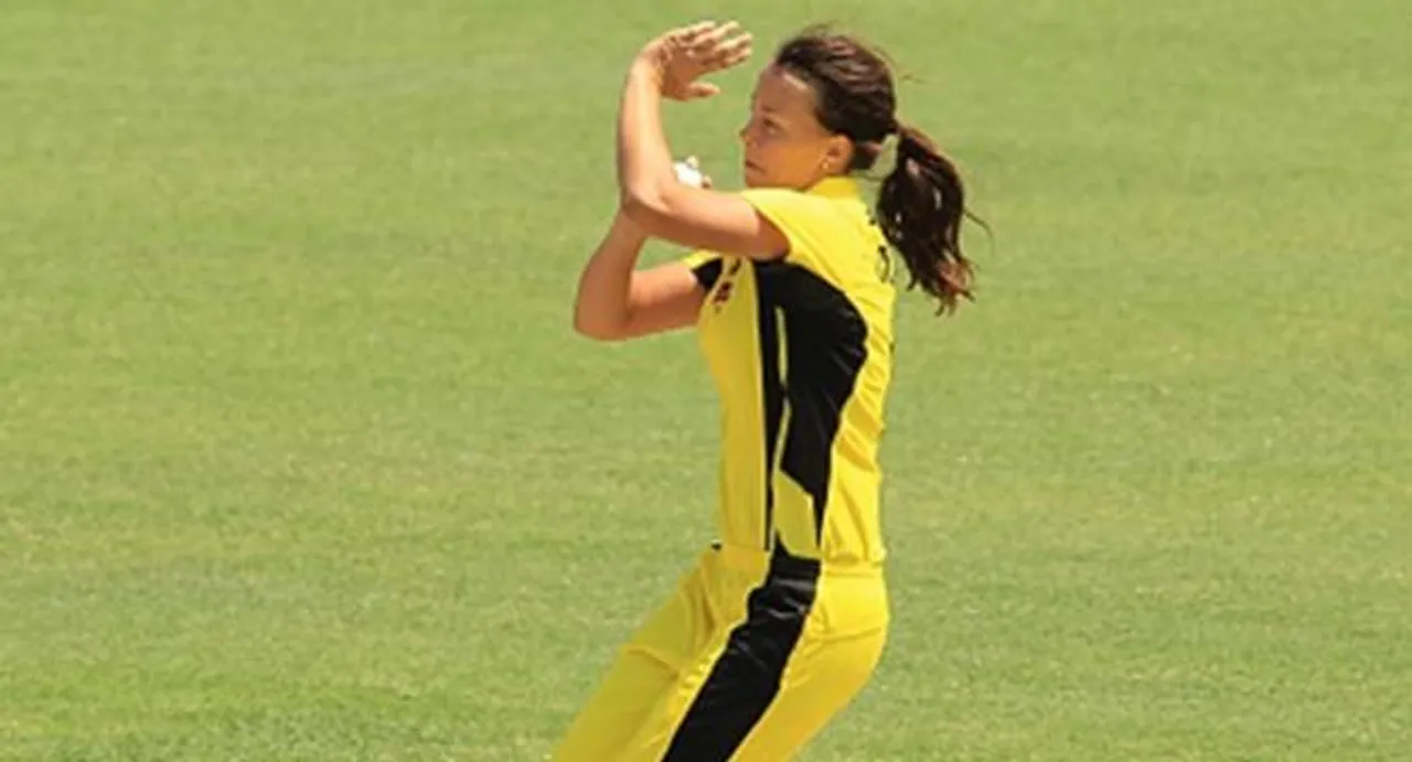 Female cricketer banned for betting on men's match