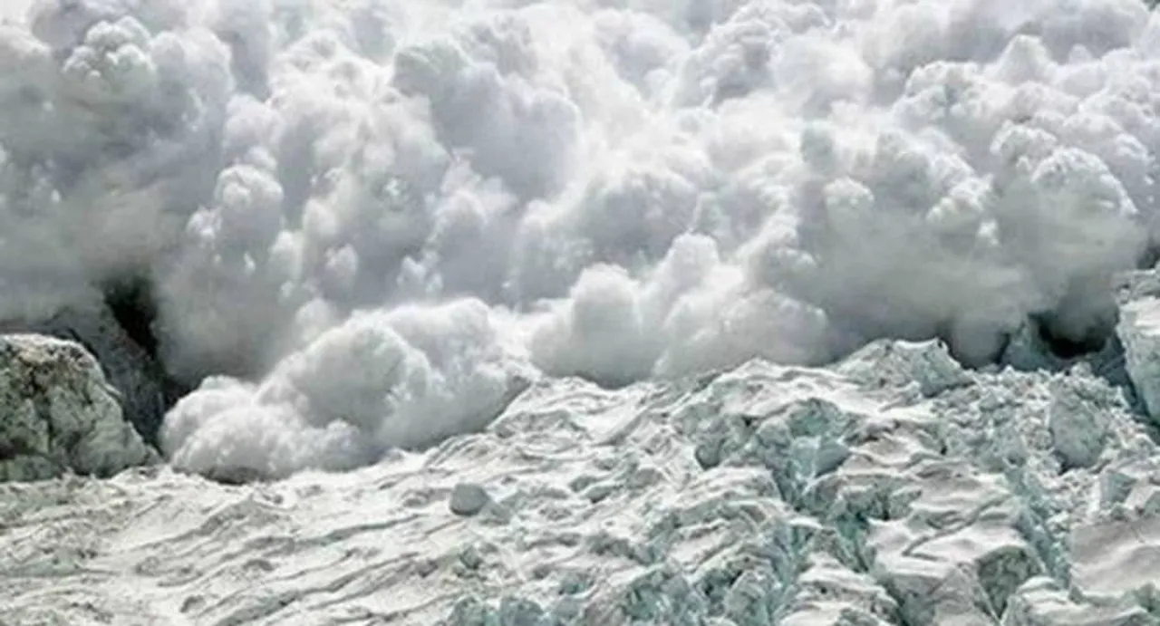 Army declines Pakistan's offer to rescue avalanche-hit Indian soldiers
