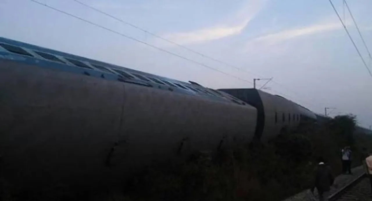 Kanyakumariâ€“Bangalore Express derails in Tamil Nadu, 10 injured  