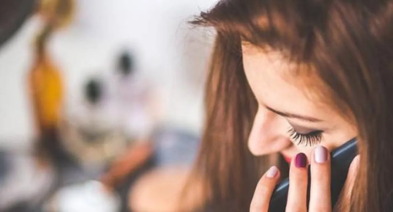 Being insecure about relationships may cause 'ringxiety'