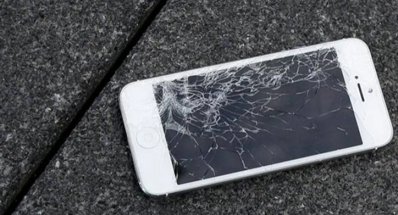 Apple now accepting your banged-up iPhone