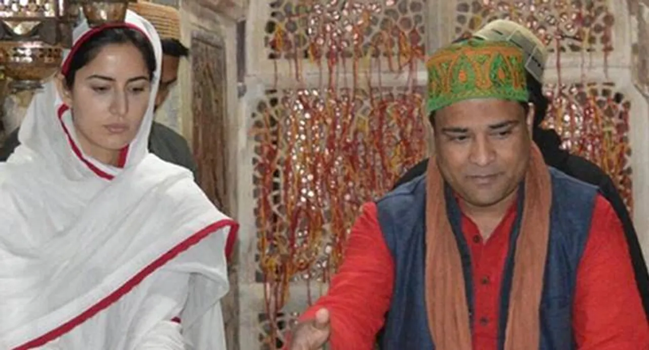 Katrina Kaif visits Salim Chishti dargah 